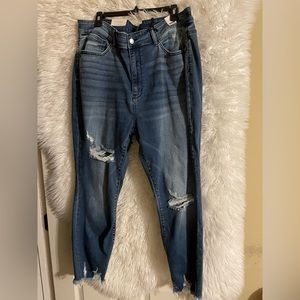Judy Blue NWT Women’s High Rise Medium Wash Distressed Skinny Fit Jeans-22W